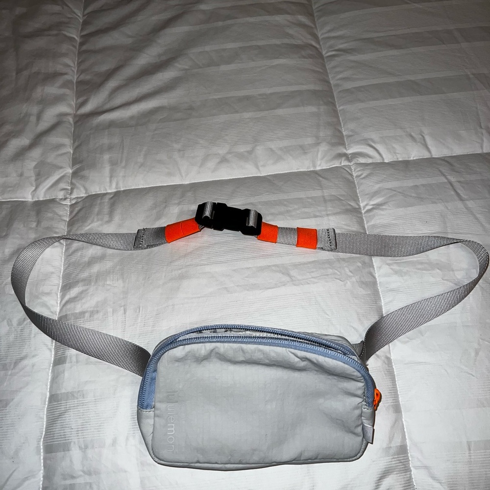Lululemon mini belt bag